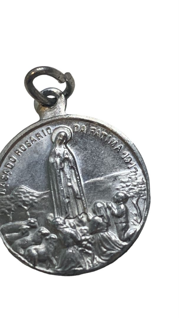 Double Sided Silvertone Charm Nassa Rosario Da Fatima 1977 .6" Diameter Catholic Medal