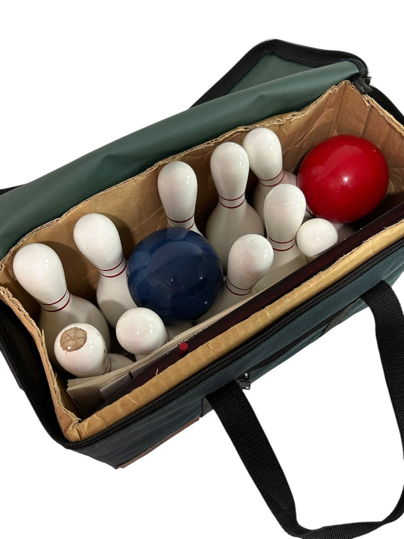 Old School Sports Portable Bowling Set Backyard Game 10 Pins 2 Balls Carry Case