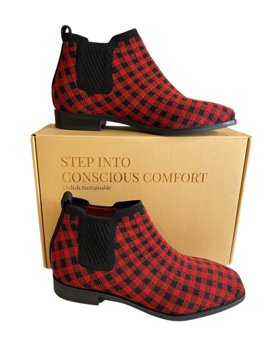 Size 39 (US 8)  Vivaia Womens Pull On Water Repellent Boots Ryan Red Black