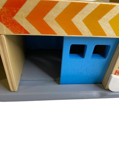 Melissa & Doug Service Station Parking Garage Wooden Toy 9271 Ages 3+