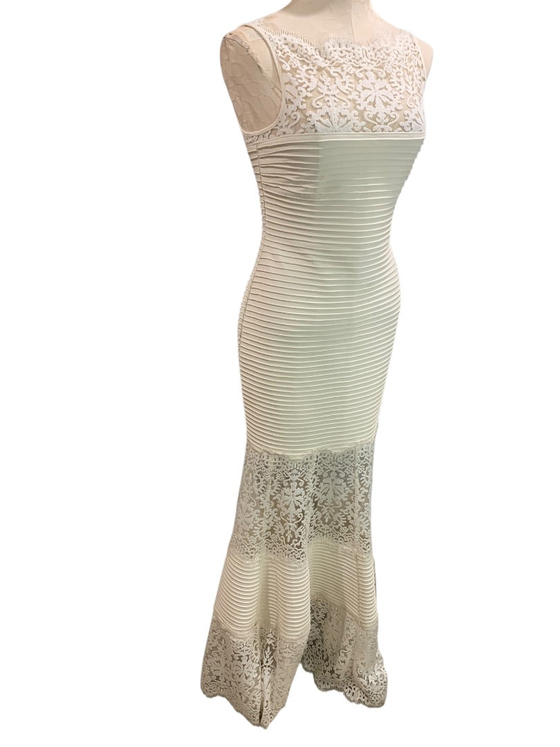 XS Tadashi Shoji Pintuck Lace Gown Ivory Boatneck Romantic