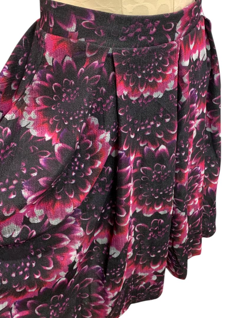 Size XS LulaRoe Madison Skirt Flare Purple Floral Pockets