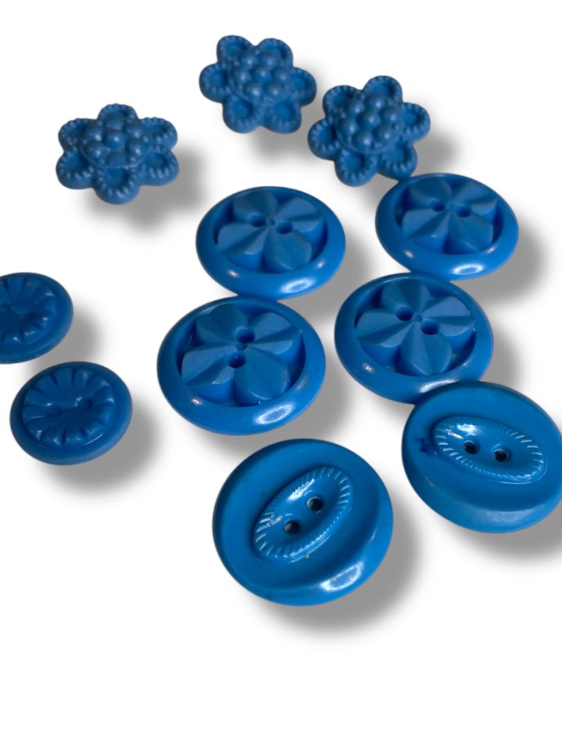 Lot of 11 Midcentury Buttons Plastic Assorted Blue Floral Clover