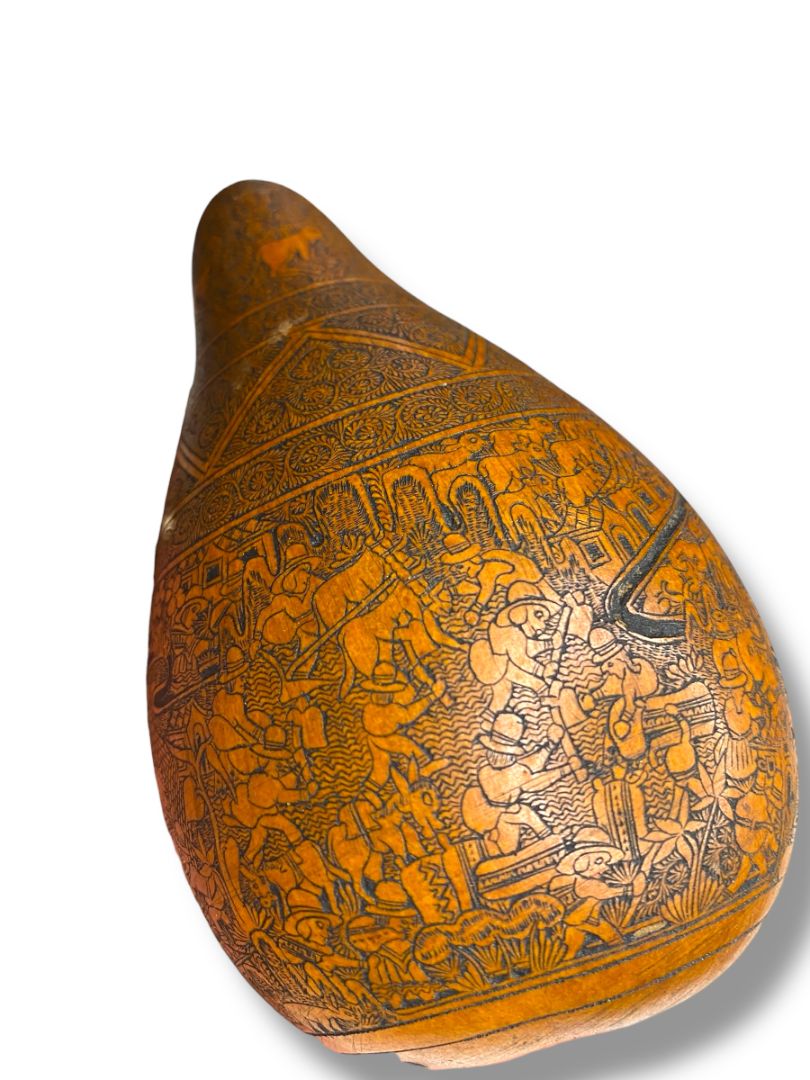 Vintage Peruvian Carved Gourd Mate Burilado Signed Basilio Pomachahua Cochas Huancayo Folk Art 4.5”