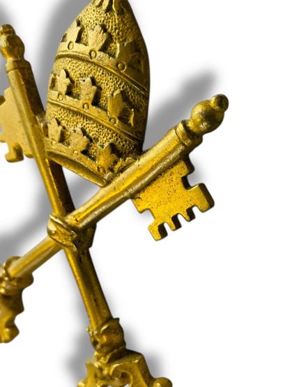 Vatican Coat of Arms Goldtone Cast Metal Wall Hanging Decor 4.75"