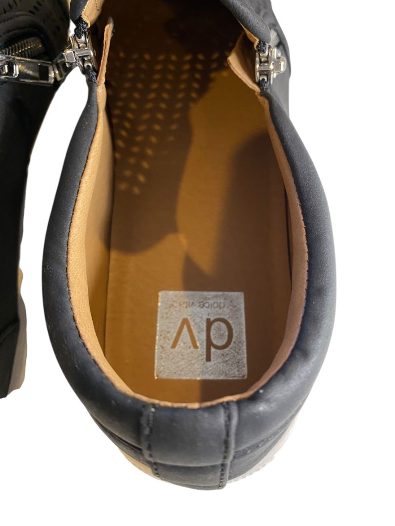 Size 9 DV by Dolce Vita Womens Aisley Black Pull On Faux Leather