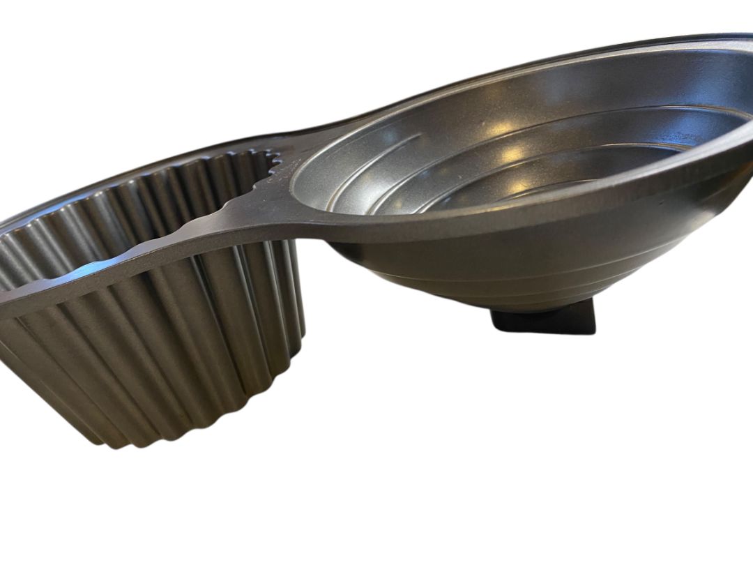 Wilton Dimensions Giant Cupcake Cake Mold Pan Easy Release