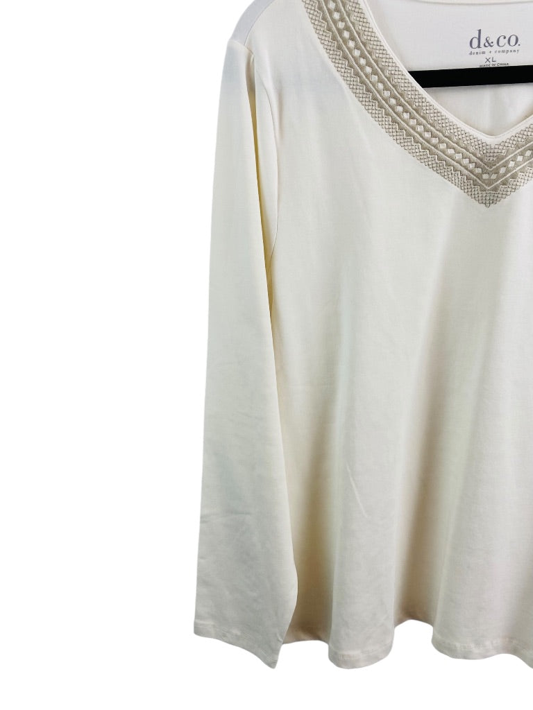 XL D & Co Women's V-Neck Embroidered Neckline Ivory Color Long Sleeve Tshirt