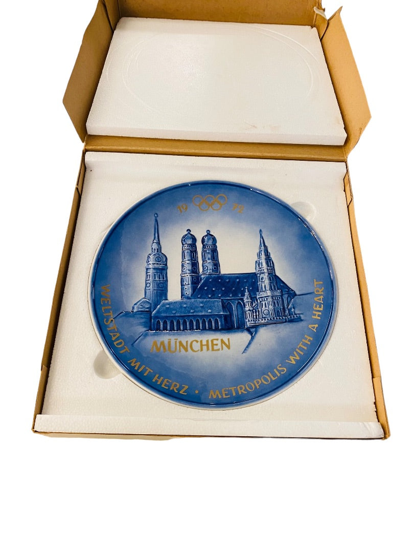 1972 Goebel West Germany Frauenkirche with City Hall and Cathedral Collectors Plate in Box