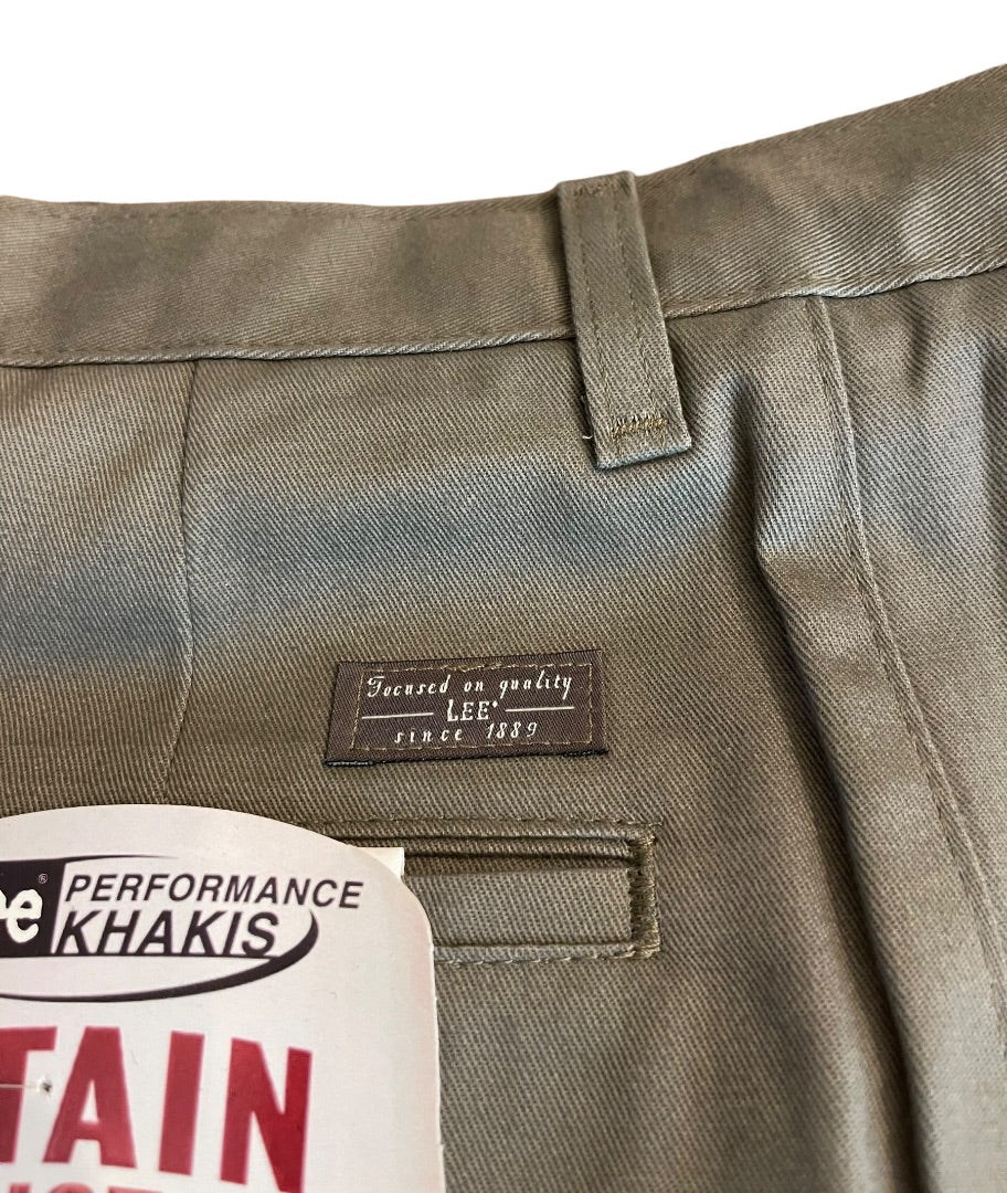 44 x 30 Lee Stain Resistant Khakis Double Pleat New Mens Pants