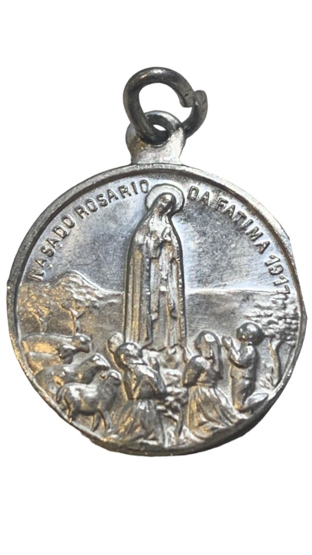 Double Sided Silvertone Charm Nassa Rosario Da Fatima 1977 .6" Diameter Catholic Medal