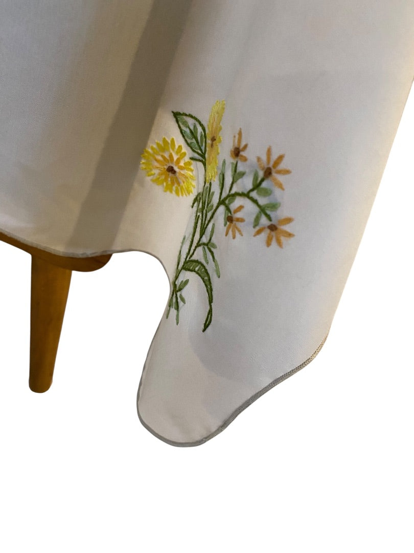 Vintage Embroidered Floral Tablecloth Table Linen 48 x 50 Inch