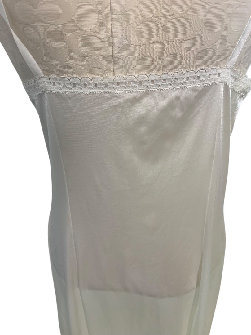 Size 38 Vanity Fair Womens Vintage Cream Nylon Slip Nightgown