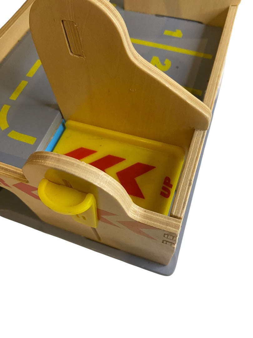 Melissa & Doug Service Station Parking Garage Wooden Toy 9271 Ages 3+