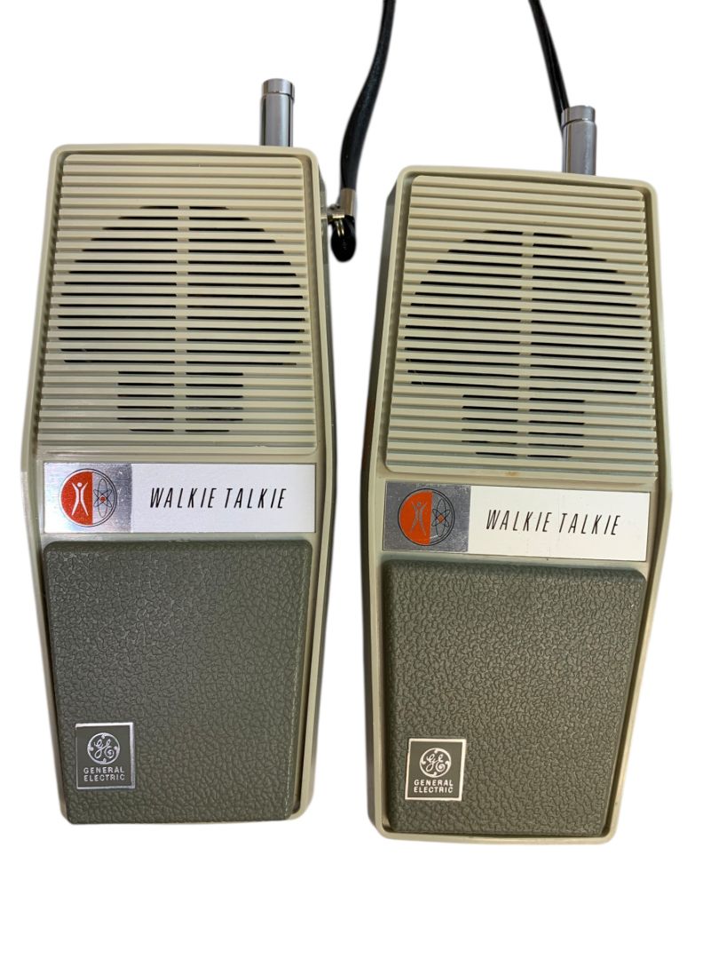 Vintage GE Walkie Talkie Toy Model Y 7110 in Box Olive Green Light Beige