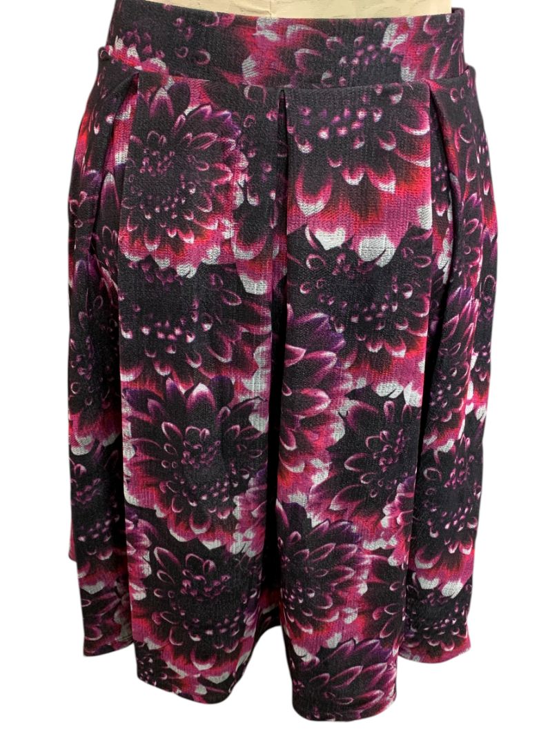 Size XS LulaRoe Madison Skirt Flare Purple Floral Pockets