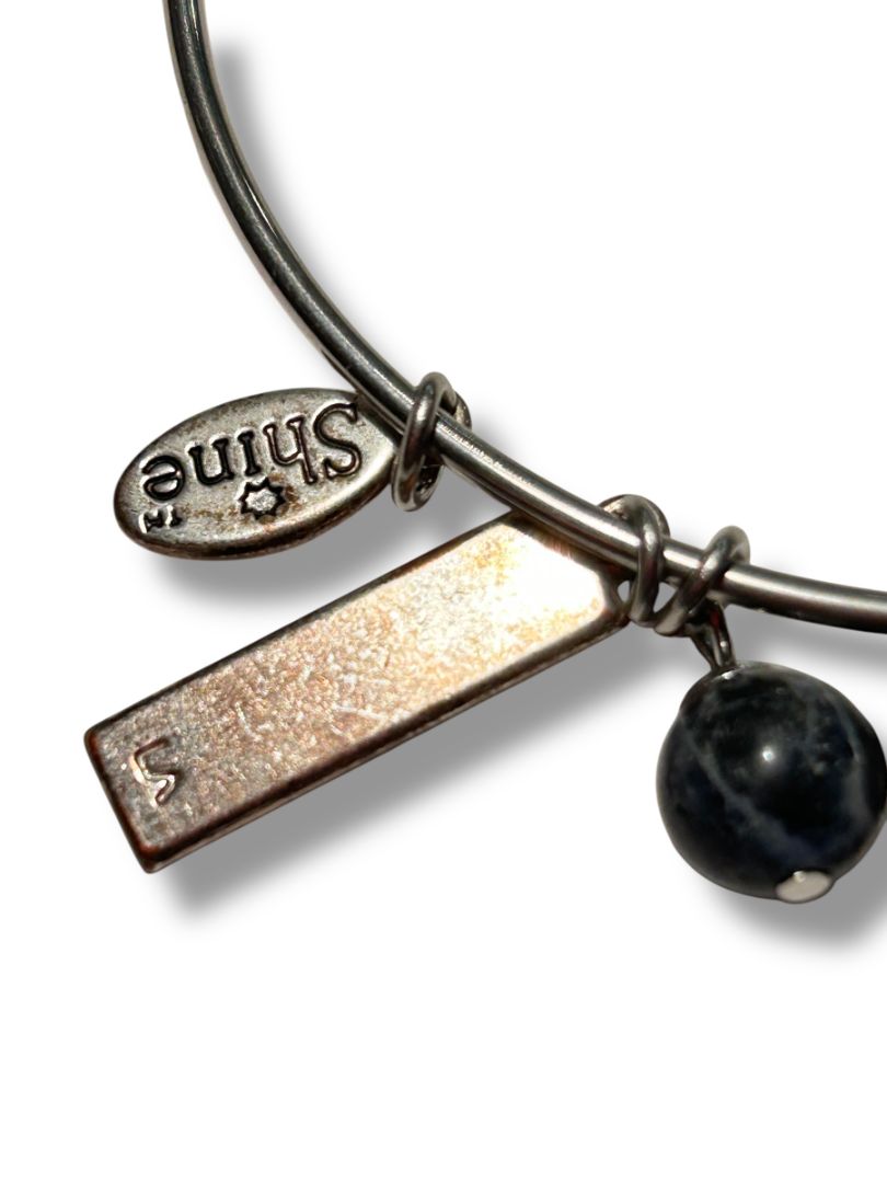Silvertone Adjustable Bangle Bracelet Charms "Friends Forever"