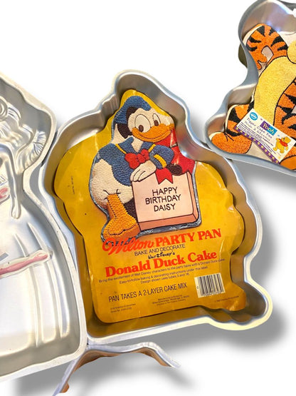 Wilton Lot of 6 Cake Pan Molds Dora Cute Clown Tigger Barbie Donald Duck T-Shirt