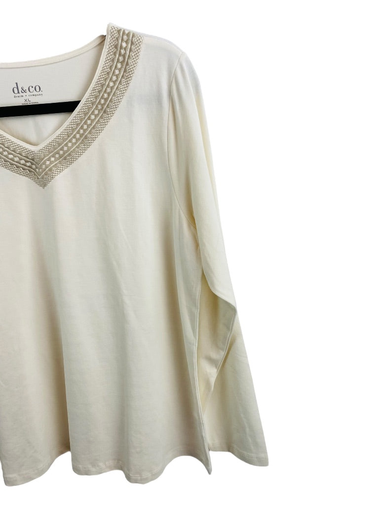 XL D & Co Women's V-Neck Embroidered Neckline Ivory Color Long Sleeve Tshirt