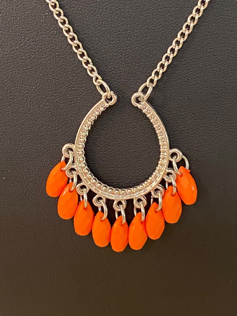 Silvertone 22" Necklace Coral Acrylic Beaded Attached Pendant Necklace