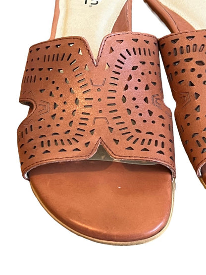 8.5 Earth Mule Slides Perforated Brown Leather Sandals Comfort