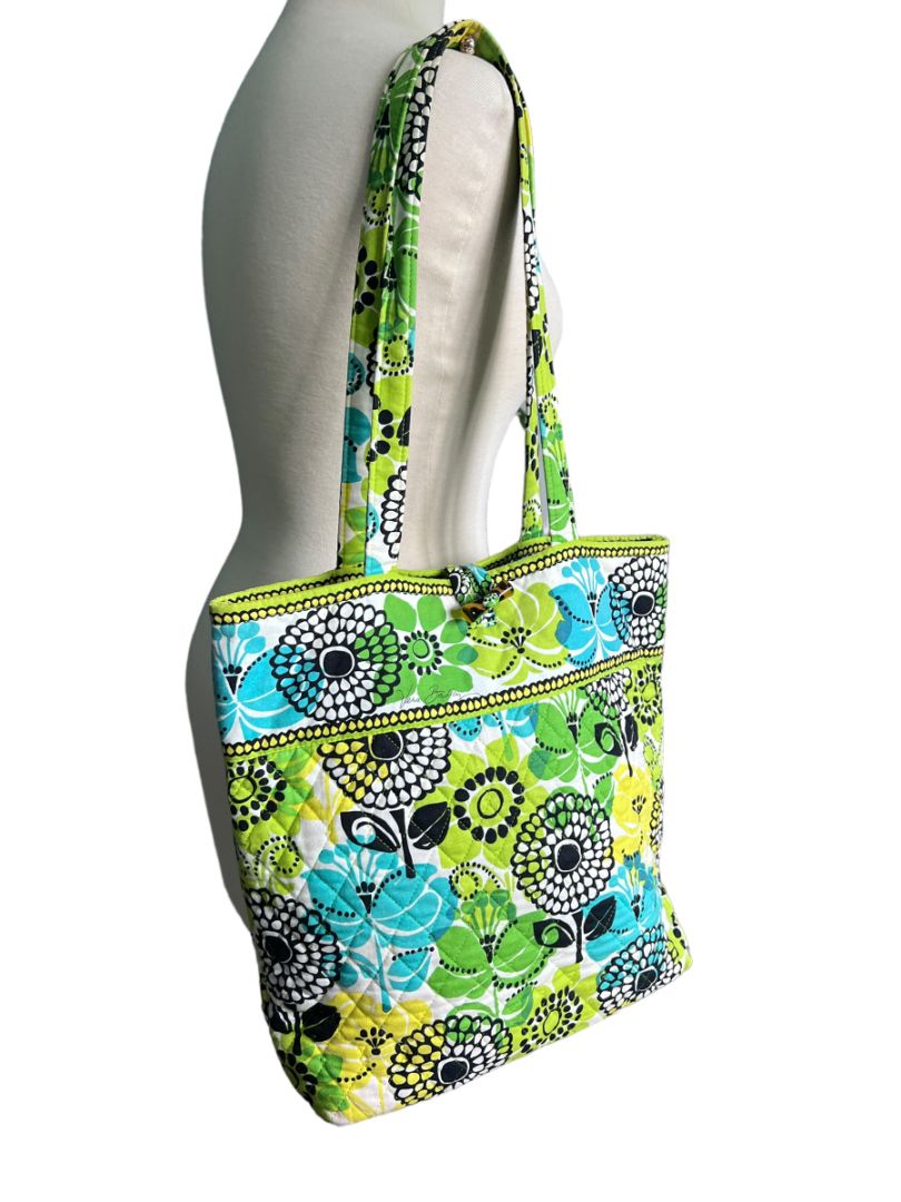 Vera Bradley Limes Up Green Large Floral Tote Bag Purse Toggle Closure