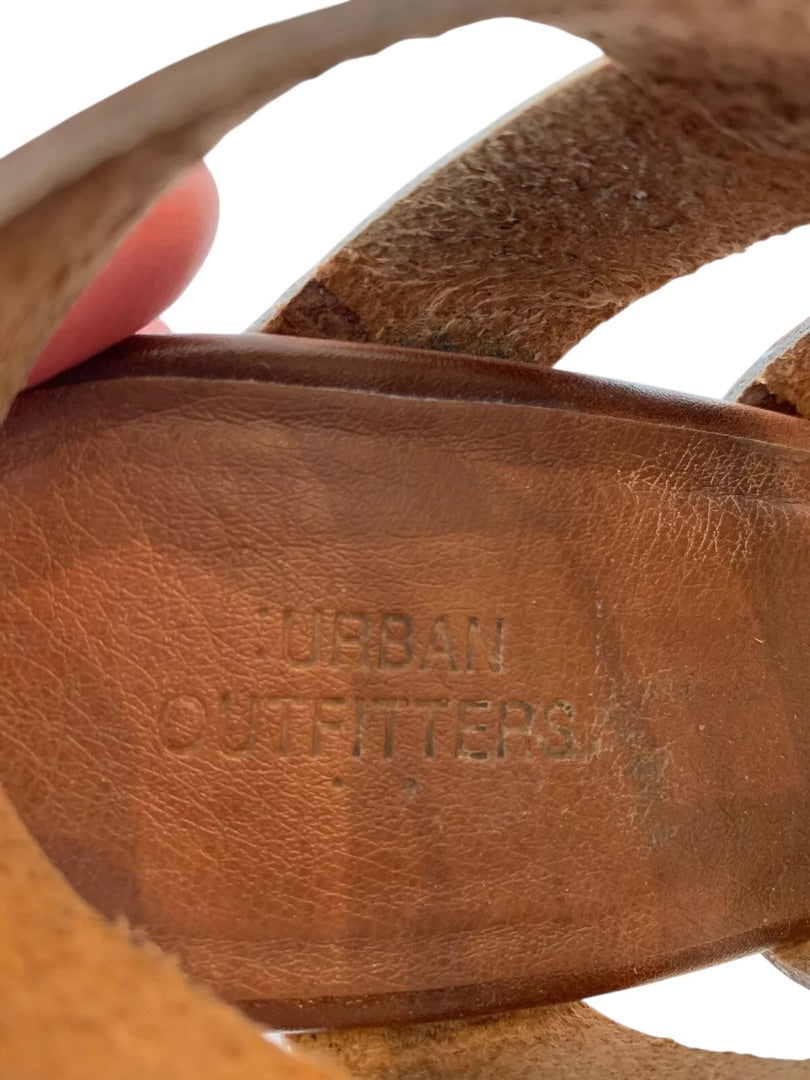 Size 6 Urban Outfiters Womens 4 Inch Block Heel Brown Leather Strappy Sandals
