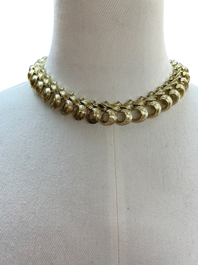 Vintage Goldtone Statement Choker 12.5-16 Inch Necklace Hook Closure