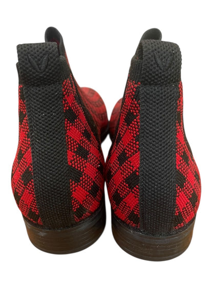 Size 39 (US 8)  Vivaia Womens Pull On Water Repellent Boots Ryan Red Black