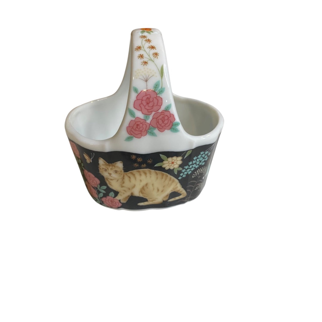 Vintage Cat Floral Ceramic Trinket Basket 3.5"h x 3.35"l x2.25"w