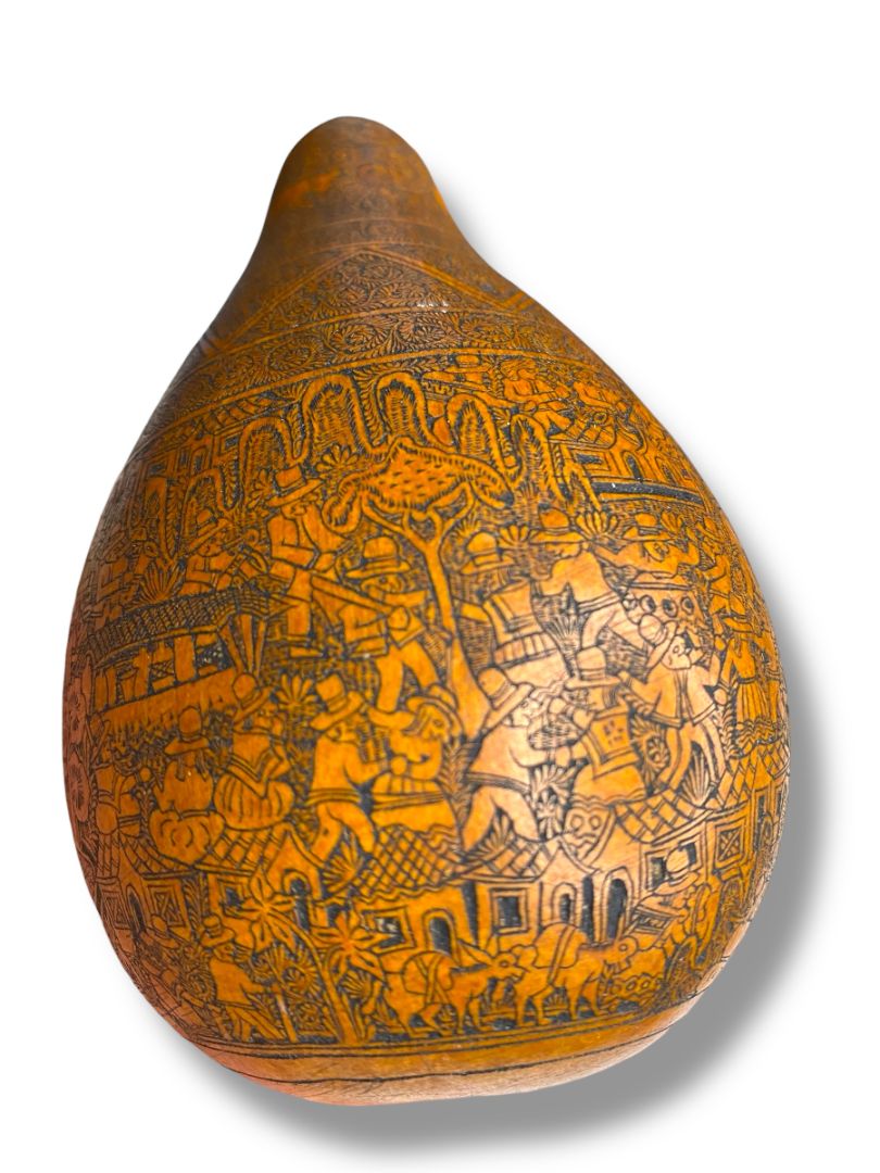 Vintage Peruvian Carved Gourd Mate Burilado Signed Basilio Pomachahua Cochas Huancayo Folk Art 4.5”