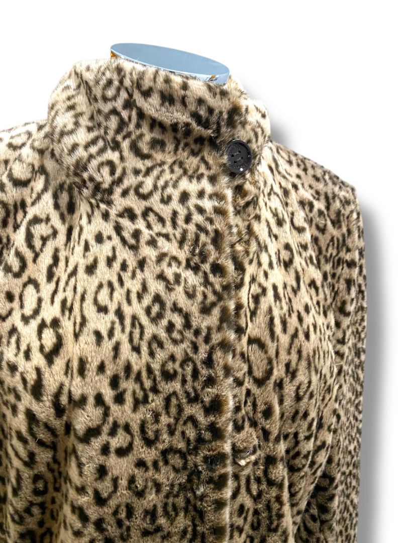 Size Medium Calvin Klein Womens Faux Fur Plush Animal Print Coat Pockets