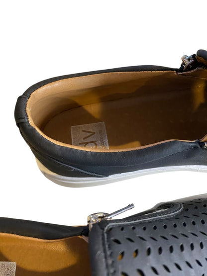 Size 9 DV by Dolce Vita Womens Aisley Black Pull On Faux Leather