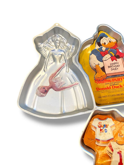 Wilton Lot of 6 Cake Pan Molds Dora Cute Clown Tigger Barbie Donald Duck T-Shirt