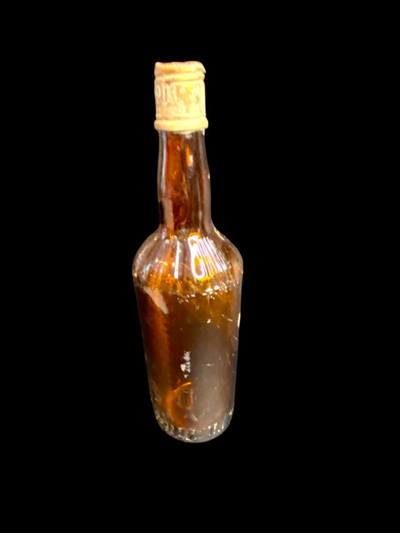 1949 Brown Glass Liquor Bottle with Cap Empty D-1 5649 4/5 qt