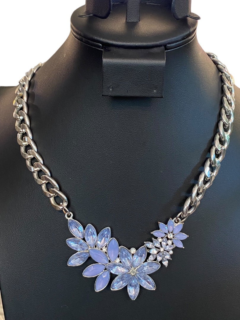 Silvertone Lavender Floral Statement 16.5"-19" Lays Flate Necklace