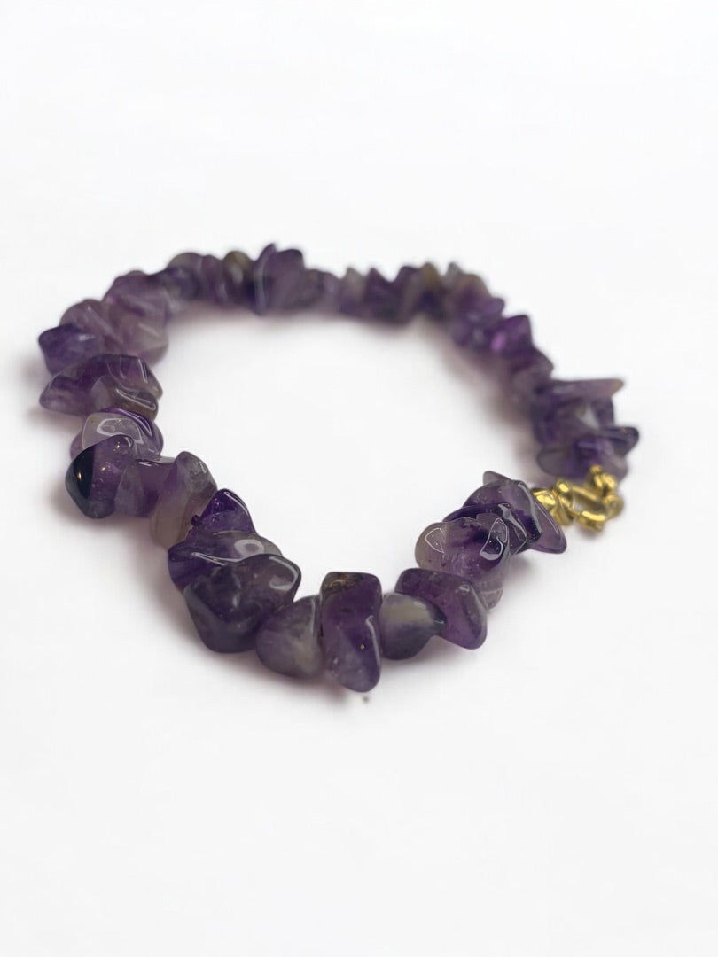 Beaded Chip Stone Amethyst Bracelet 8 Inch Spring Clasp