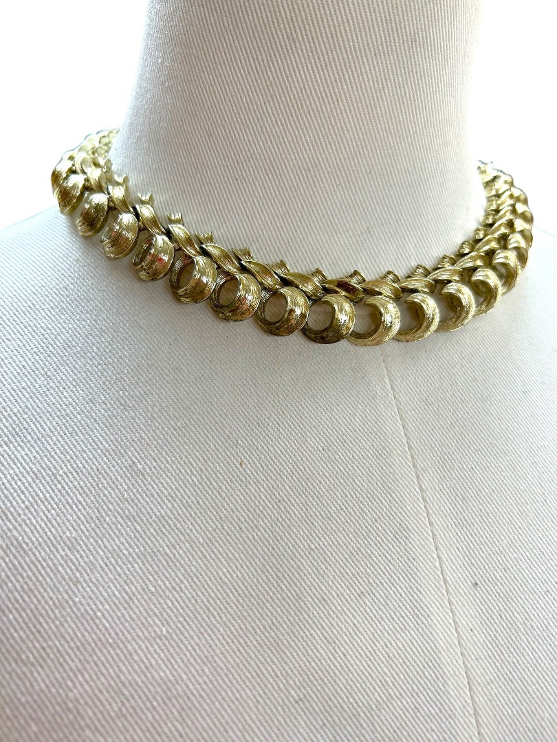 Vintage Goldtone Statement Choker 12.5-16 Inch Necklace Hook Closure