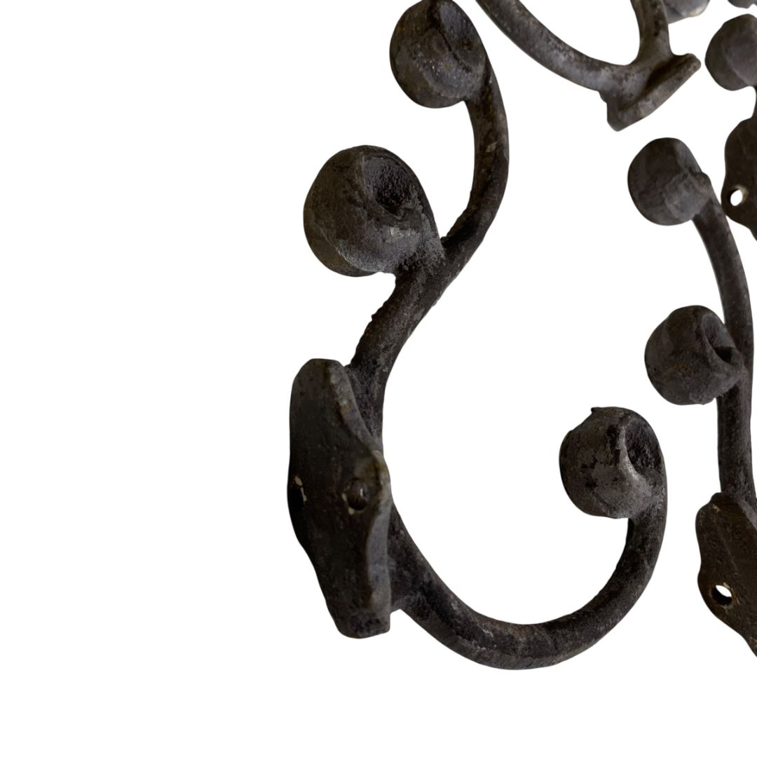Set of 4 Hat Coat Hooks Vintage Scrolled Design Distressed Wall Hanging