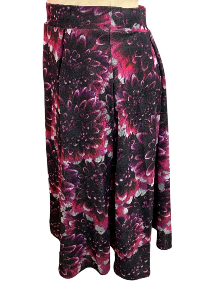 Size XS LulaRoe Madison Skirt Flare Purple Floral Pockets