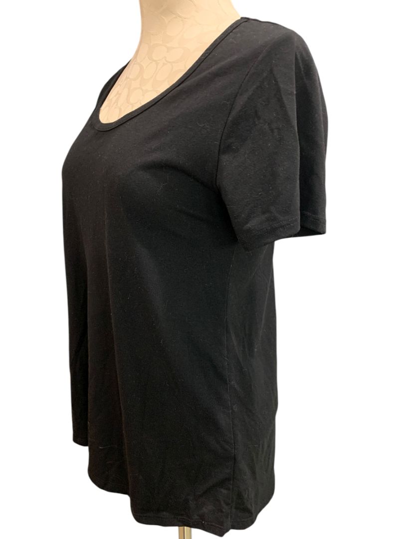 Size XS LulaRoe Black Scoop Neck Tshirt Womens Short Sleeve Hi Lo Hem