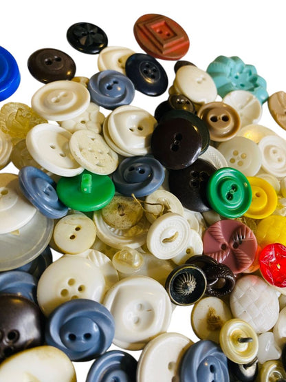 Set of 8 Midcentury Assorted Plastic Buttons Craft Sew 8 ounces