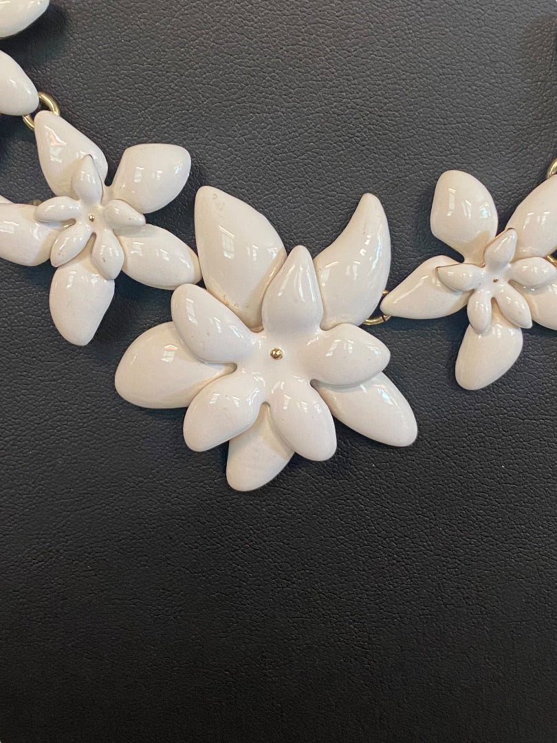 Signed Talbots Bib Necklace Goldtone and White Flower Enameled 18"-20.5"