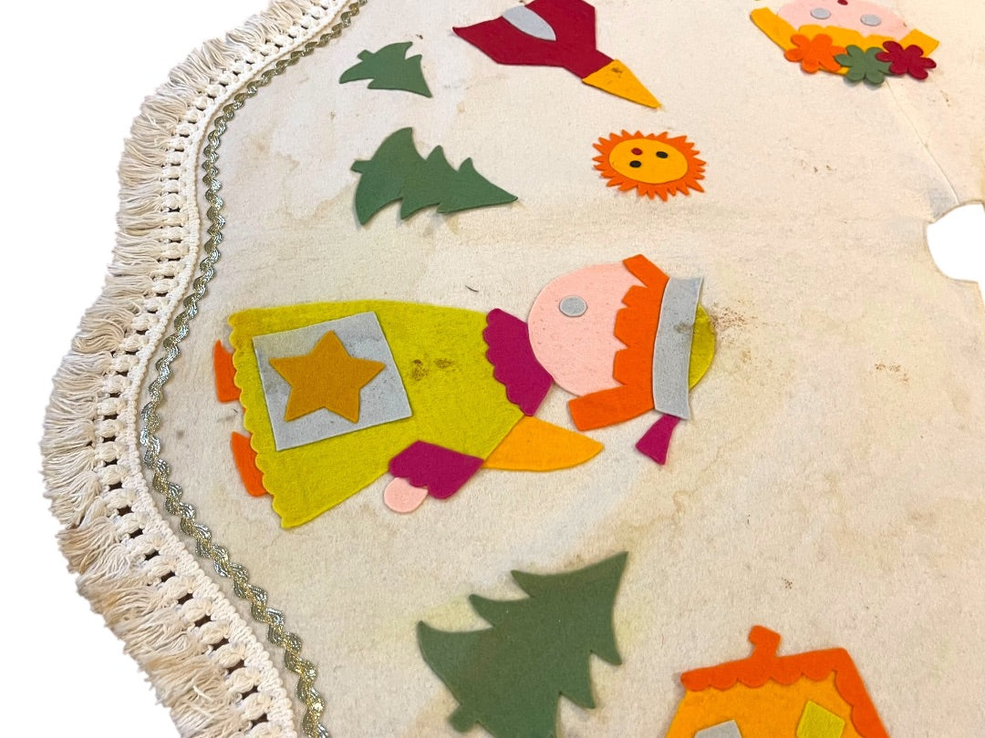Midcentury Felt Tablecloth Holiday Christmas Tree Skirt 41 Inch Diameter