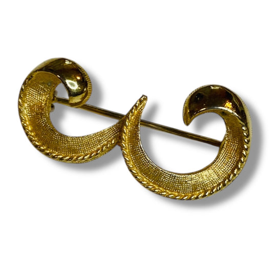 Vintage Signed Coro Brooch Pin Brushed Goldtone 1.5 Inch