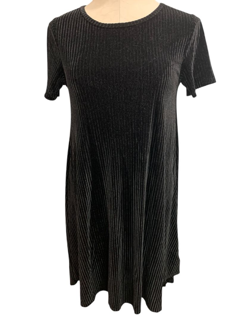 Size XS LulaRoe Elegant Carly Dress Black Ribbed Velour Hi Lo Hem