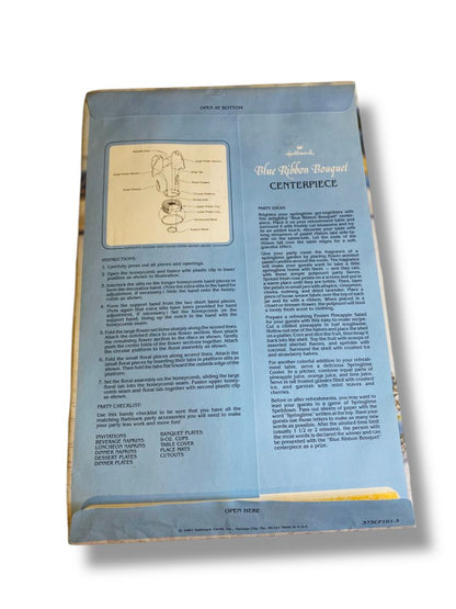 Vintage Hallmark Blue Ribbon Bouquet Honeycomb 10" 375CP101-3