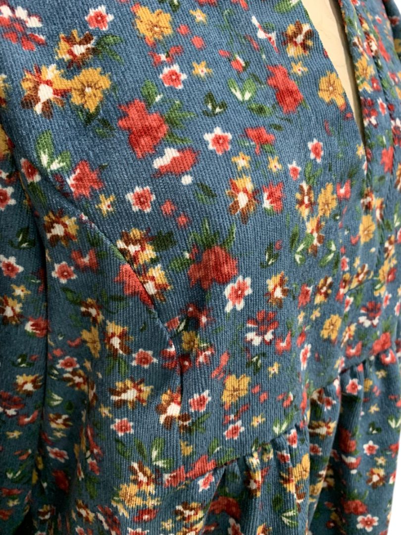 Size Medium Umgee Floral Corduroy Dress Pockets Blue V-Neck
