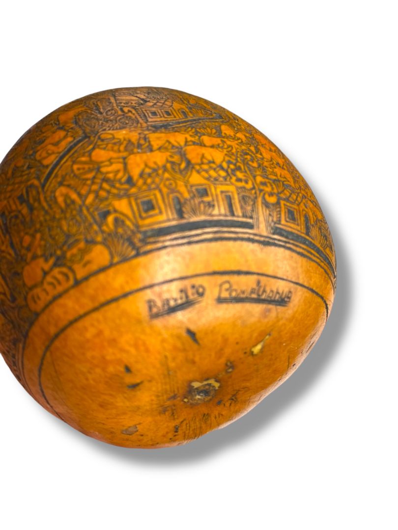 Vintage Peruvian Carved Gourd Mate Burilado Signed Basilio Pomachahua Cochas Huancayo Folk Art 4.5”