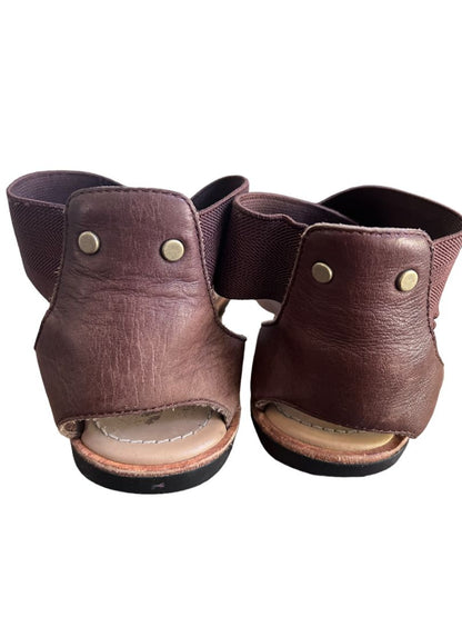Size 9.5 Sorel Ella Leather Upper Sandals Brown Elastic Slip On